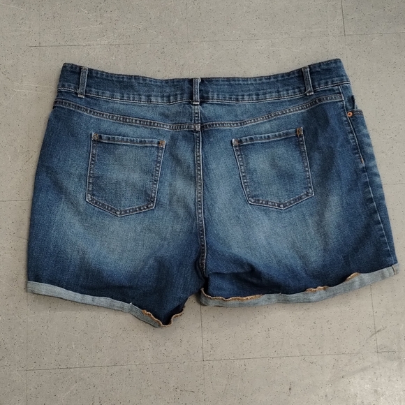 Old Navy Cury Profile Denim Blue Jean Shorts Women Size 22 Plus Regular - Picture 3 of 15